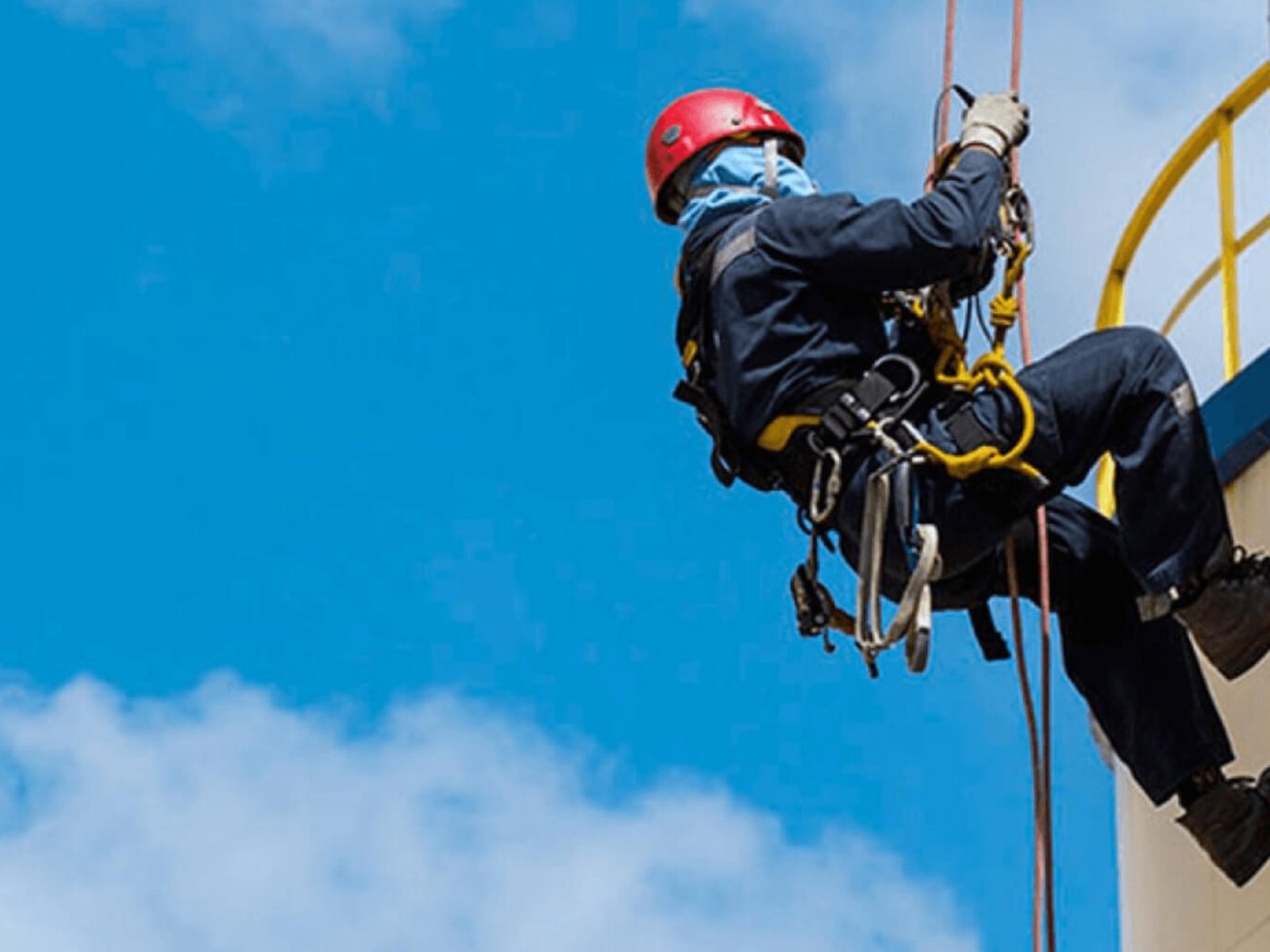 Arneses de Seguridad Certificados, Arneses de seguridad certificados que brindan m�xima proteccin y confort durante los trabajos en altura. Nuestros arneses est�n diseados bajo normas internacionales (EN 361, ANSI Z359, OSHA) y fabricados con materiales de alta resistencia, asegurando un desempeo confiable